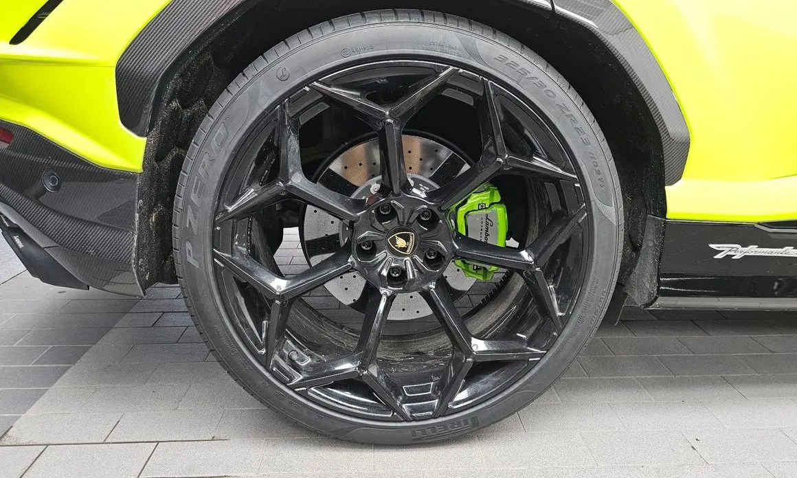 Lamborghini Urus — фото 10