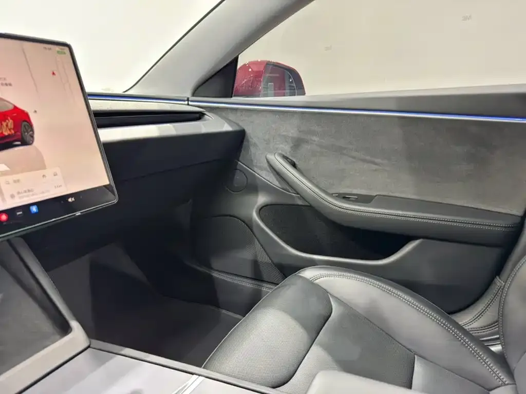 Tesla Model 3 — фото 3