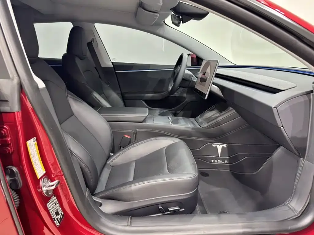 Tesla Model 3 — фото 10