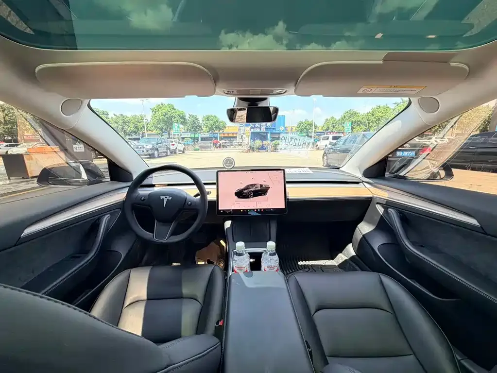 Tesla Model 3 — фото 3