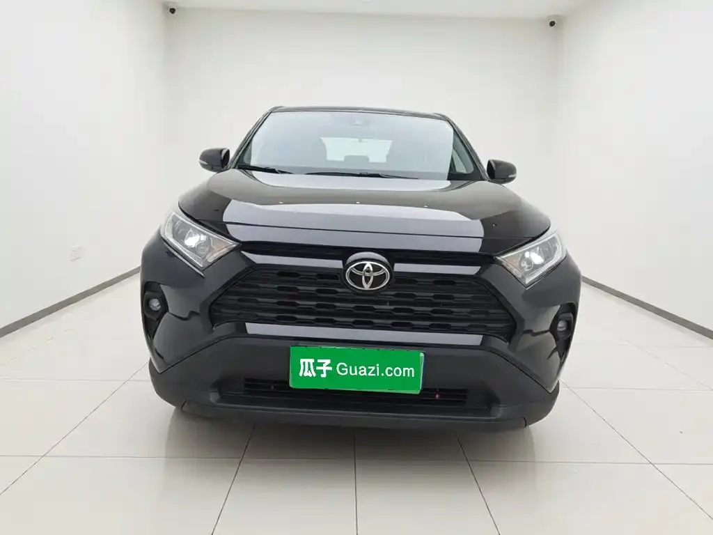 Toyota RAV4 — фото 4