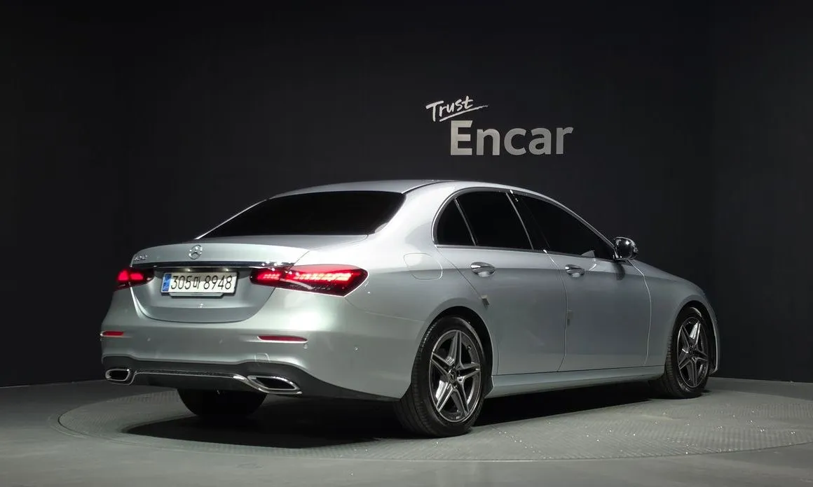 Mercedes-Benz E-Class — фото 4