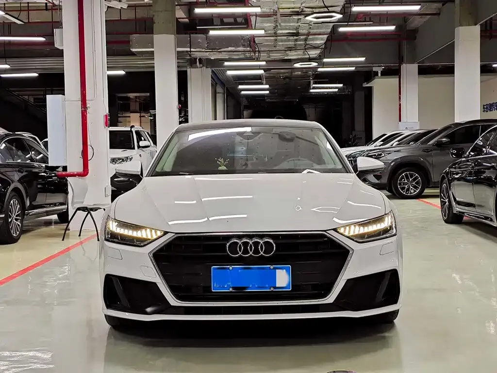 Audi A7 — фото 1