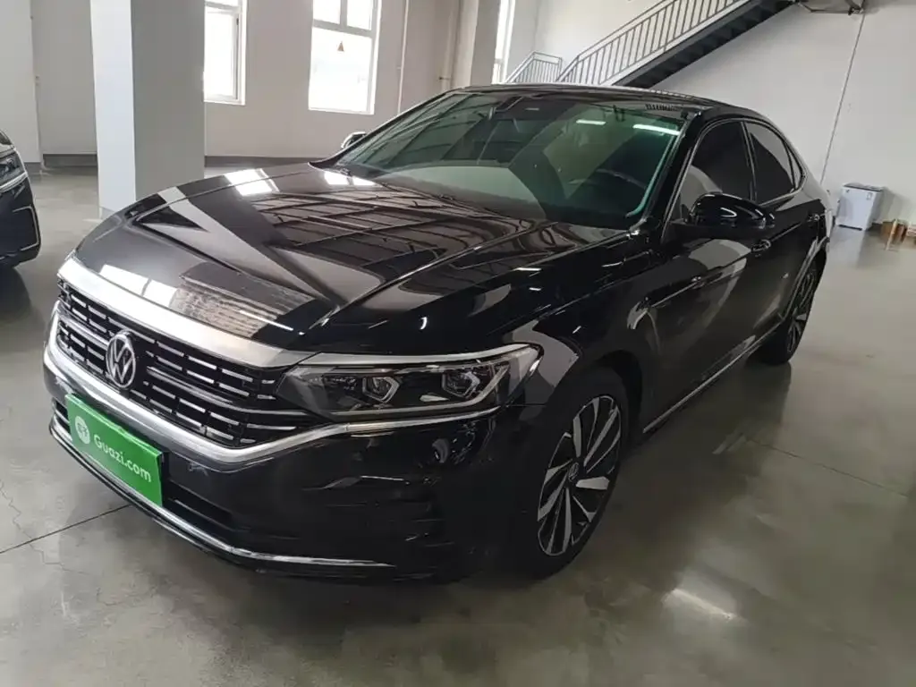 Volkswagen Passat — фото 1