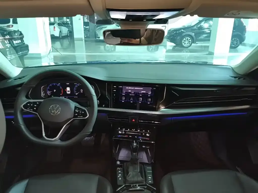 Volkswagen Passat — фото 8