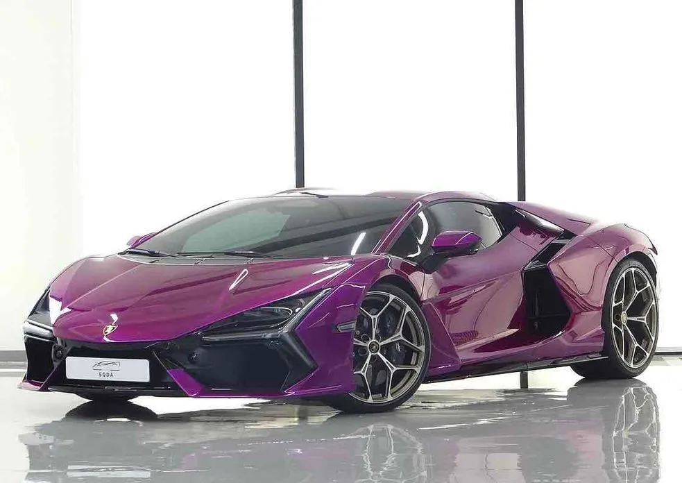 Lamborghini Revuelto — фото 1
