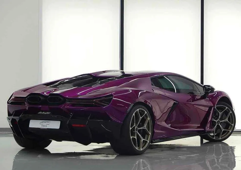 Lamborghini Revuelto — фото 9