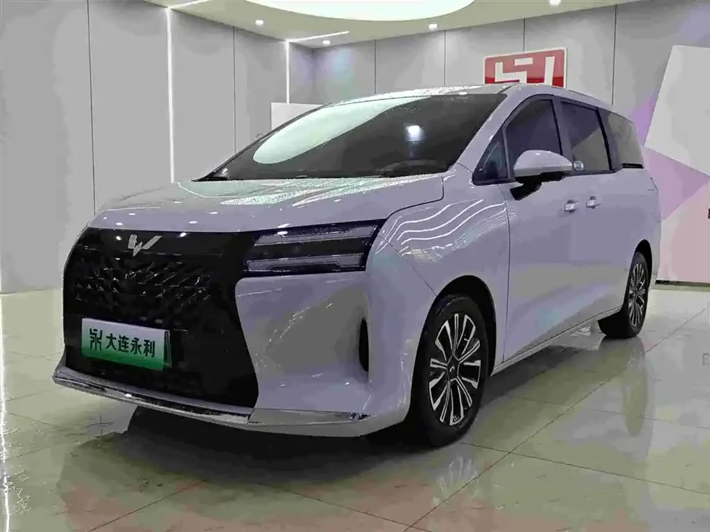 Wuling Starlight 730 New Energy — фото 1