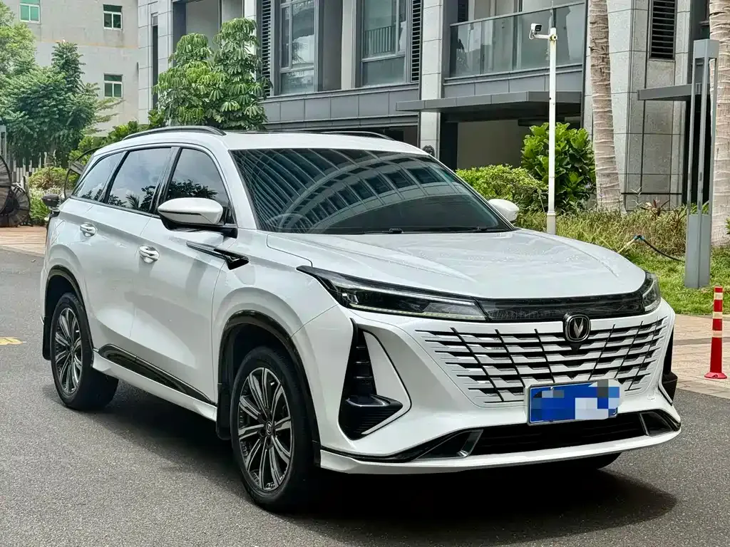 Changan CS75PLUS — фото 1