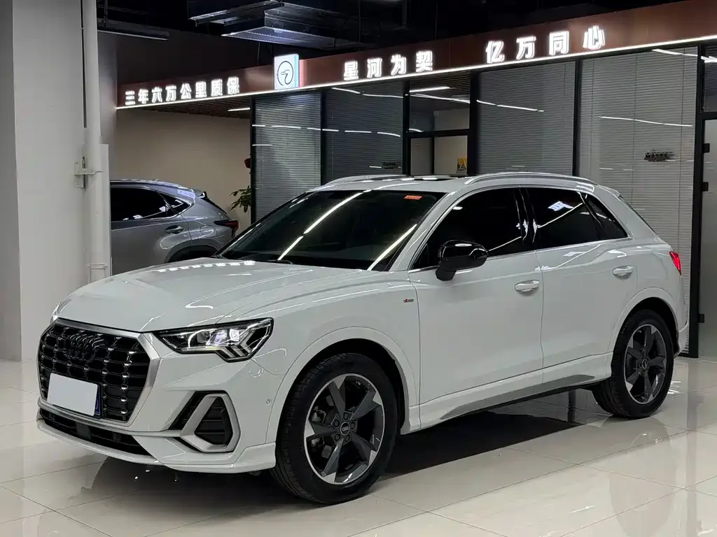 Audi Q3 — фото 1