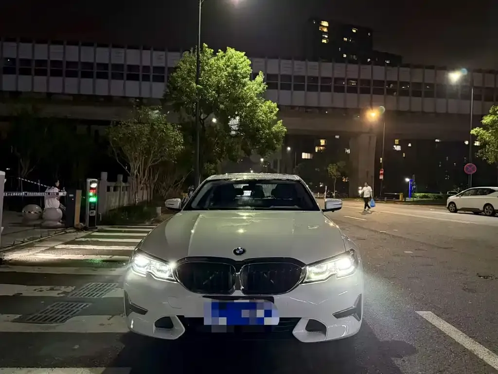 BMW 3 Series — фото 1