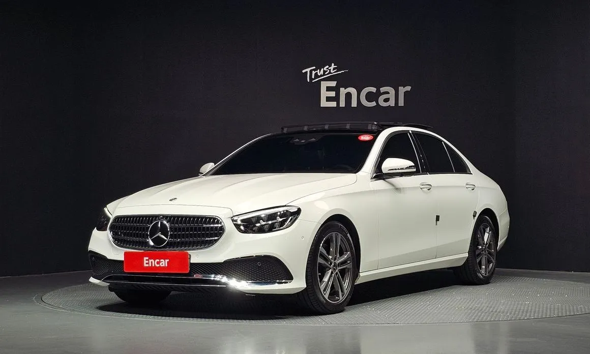 Mercedes-Benz E-Class — фото 1