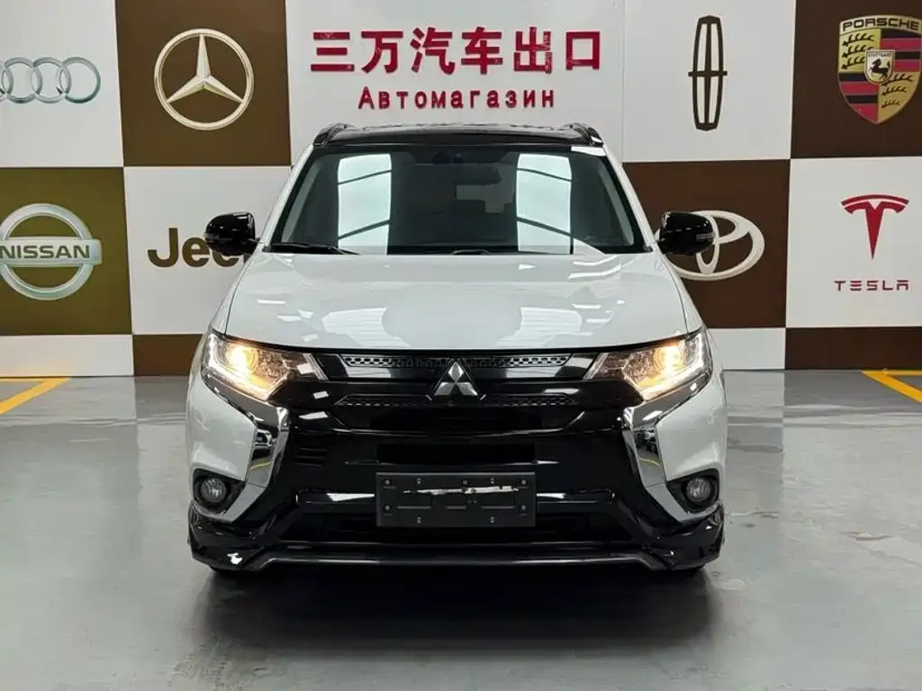 Mitsubishi Outlander — фото 5