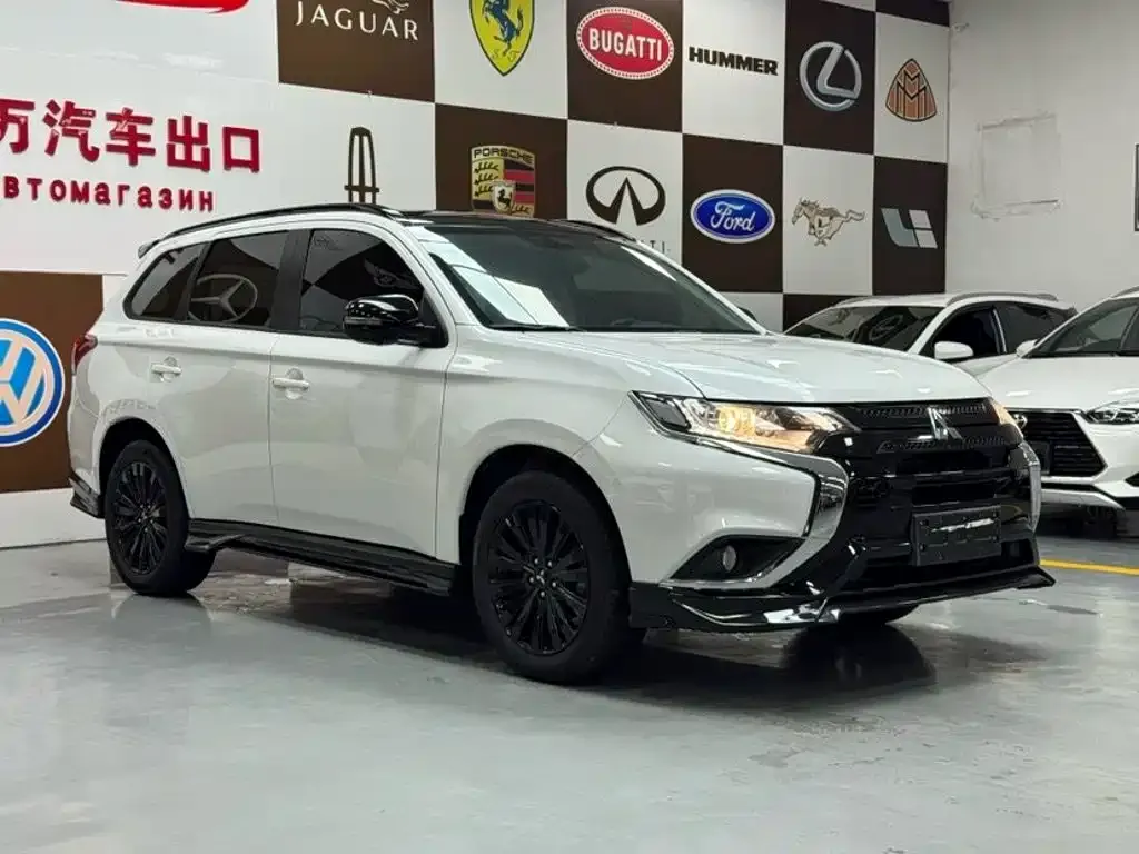 Mitsubishi Outlander — фото 8