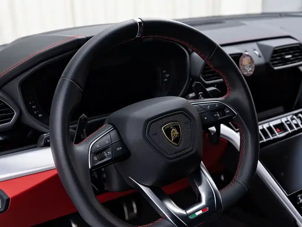 Lamborghini Urus — фото 7