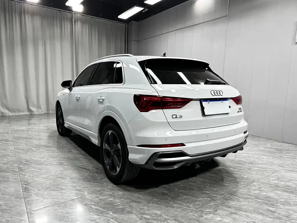 Audi Q3 — фото 3