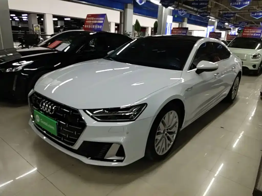 Audi A7L — фото 1