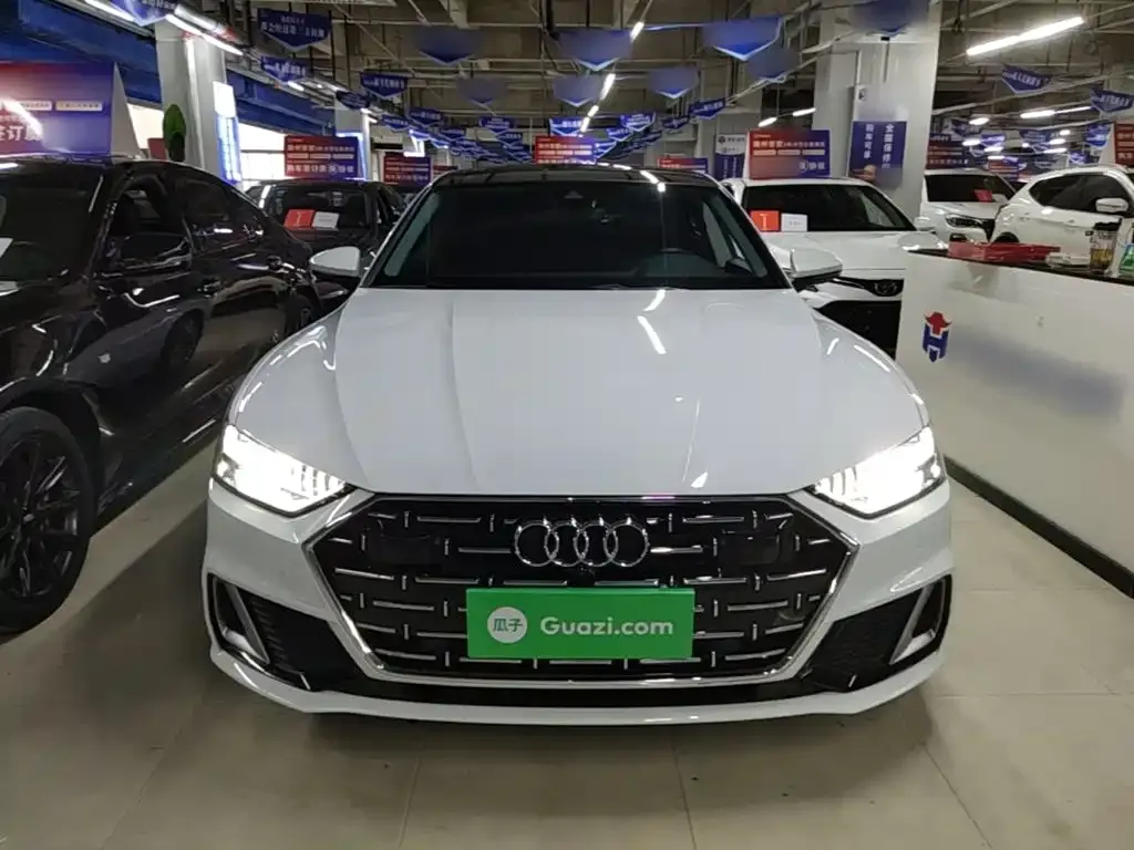 Audi A7L — фото 8
