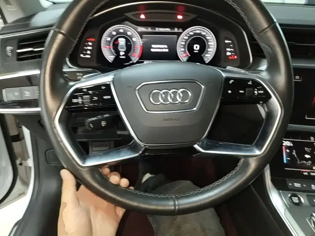 Audi A7L — фото 6