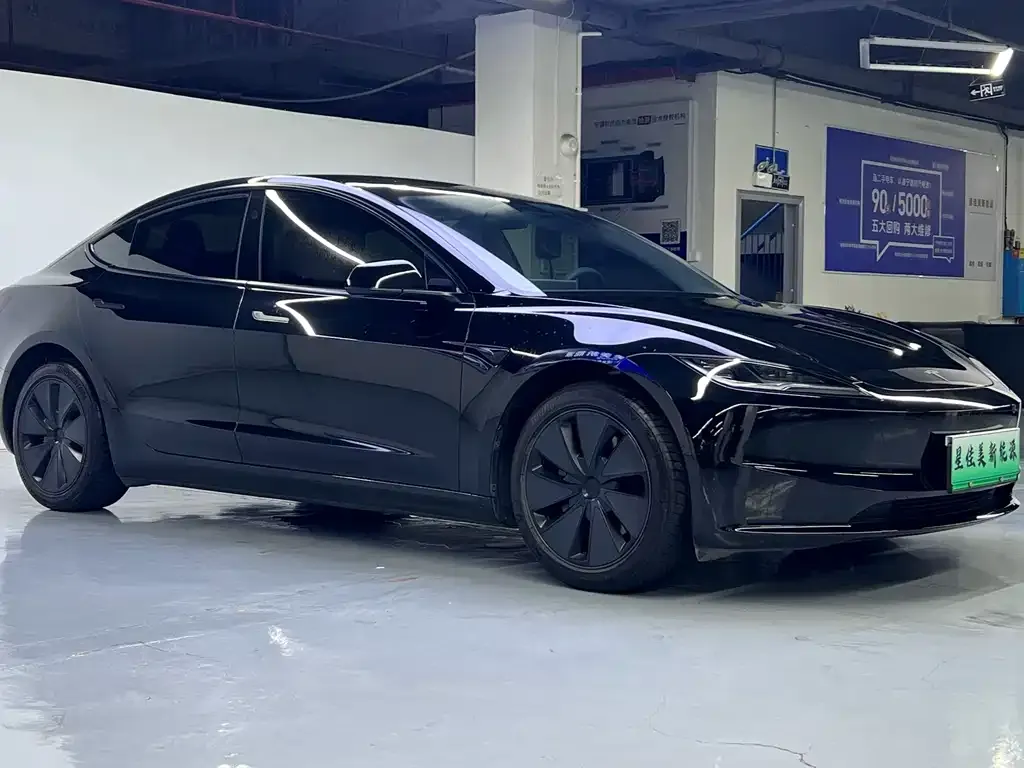 Tesla Model 3 — фото 10