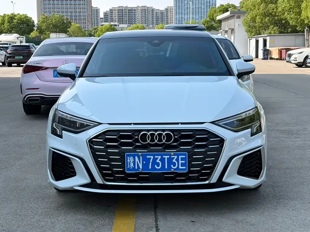 Audi A3 — фото 1