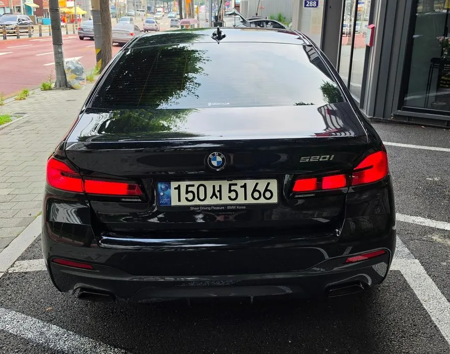BMW 5-Series — фото 10