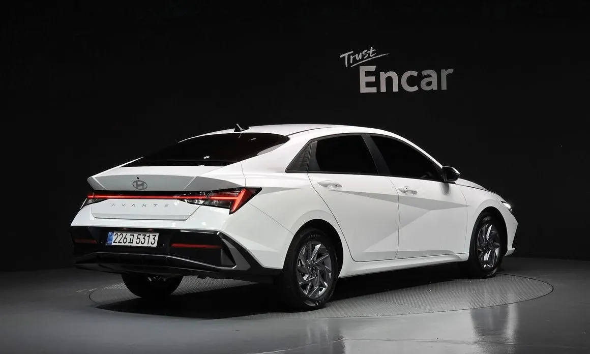 Hyundai AVANTE — фото 3