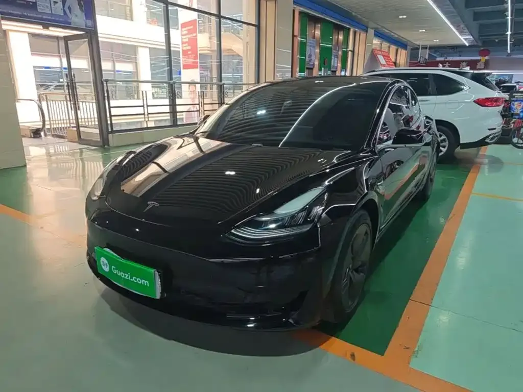 Tesla Model 3 — фото 4