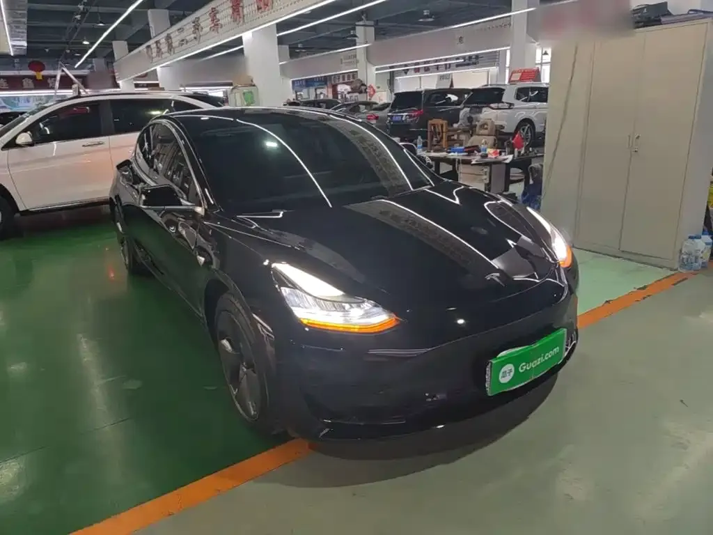 Tesla Model 3 — фото 6