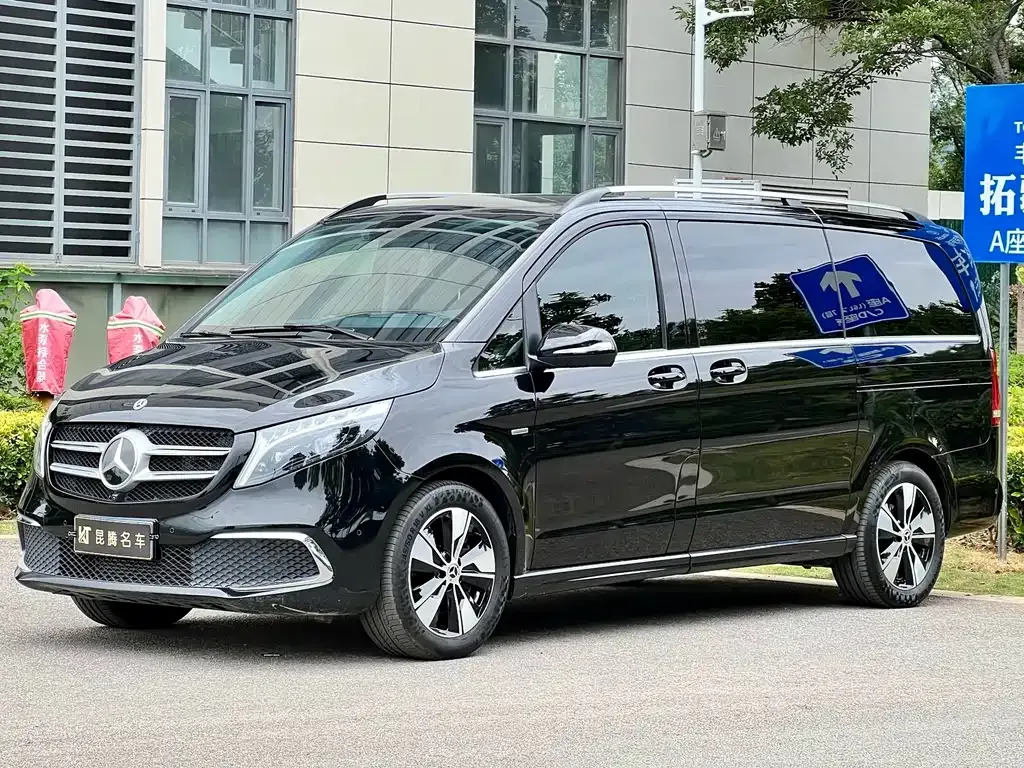 Mercedes-Benz V-Class — фото 1