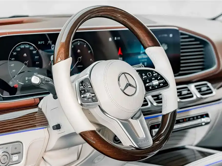 Mercedes-Benz GLS — фото 10