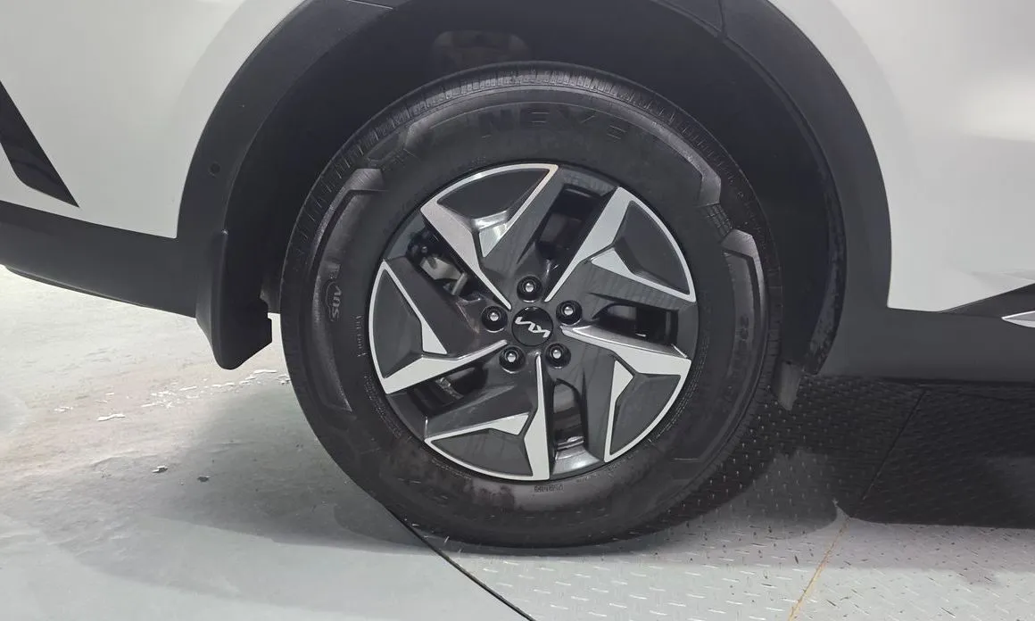 Kia Sorento — фото 9