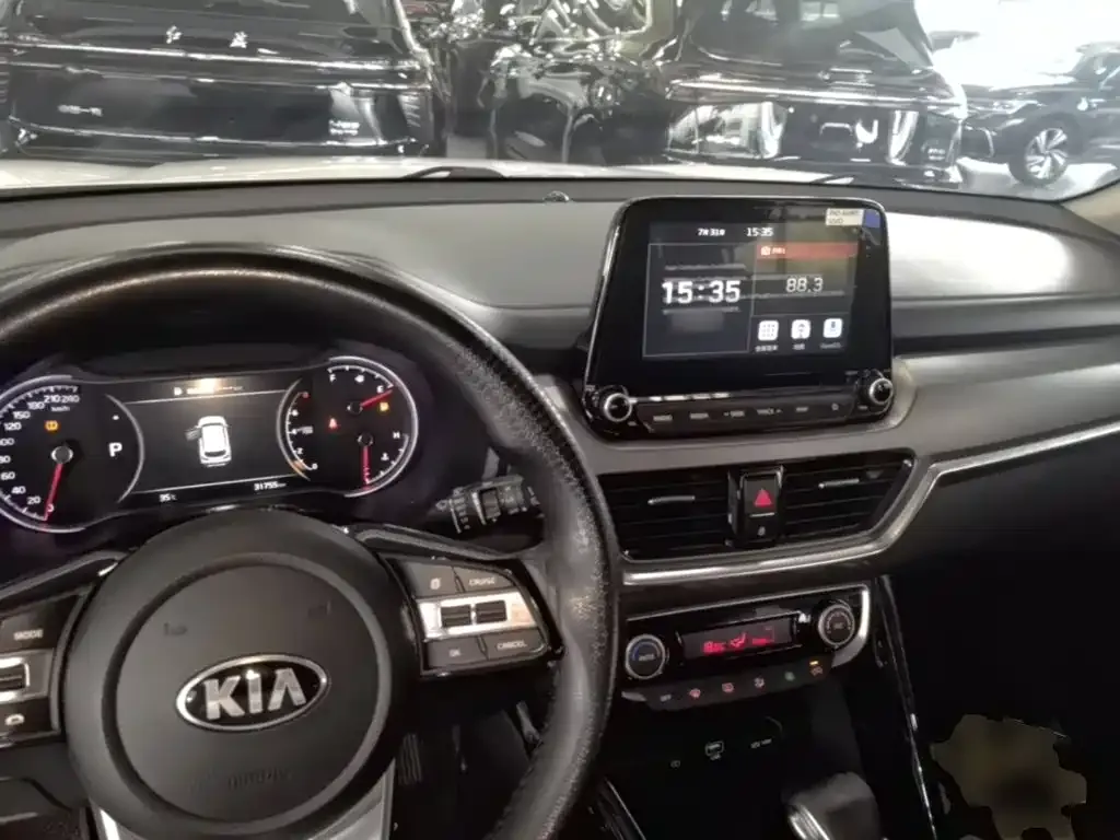 Kia Sportage — фото 10
