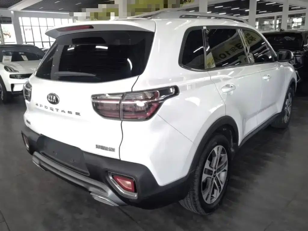Kia Sportage — фото 6