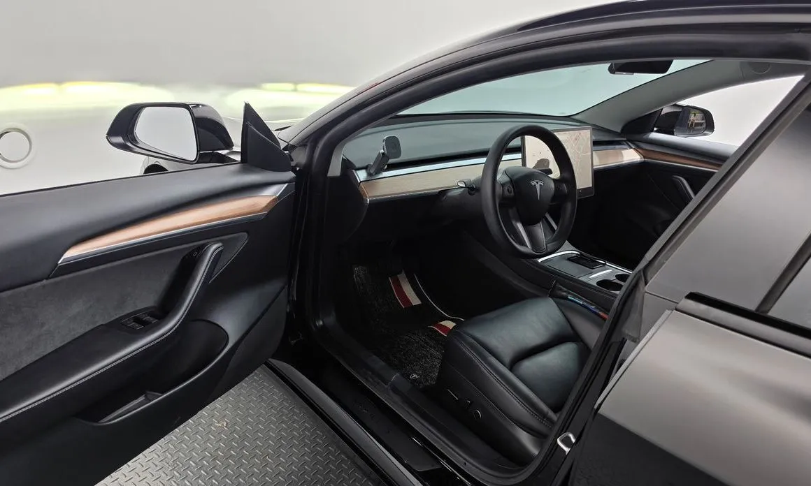 Tesla Model 3 — фото 6