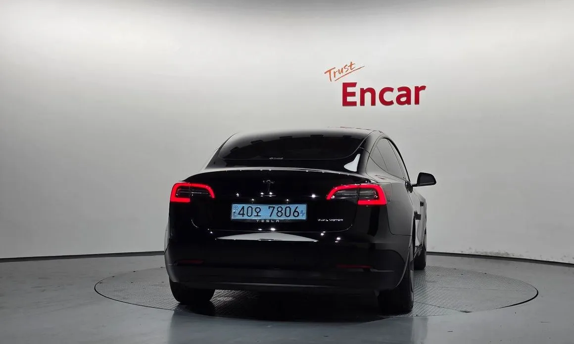 Tesla Model 3 — фото 2
