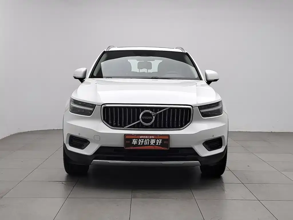 Volvo XC40 — фото 2