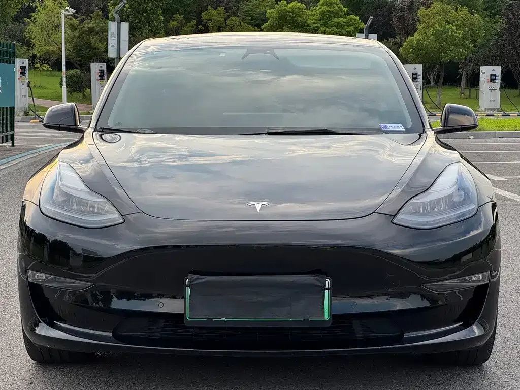 Tesla Model 3 — фото 6