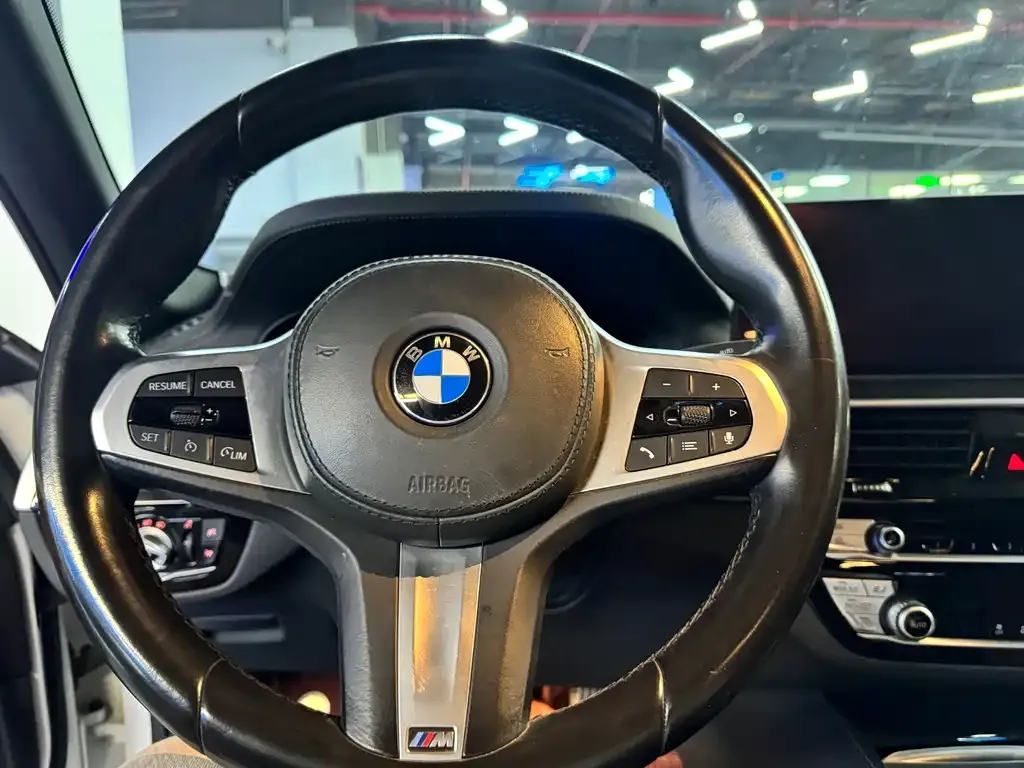 BMW 5 Series — фото 10