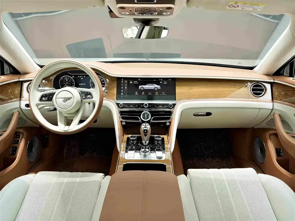 Bentley Flying Spur PHEV — фото 10