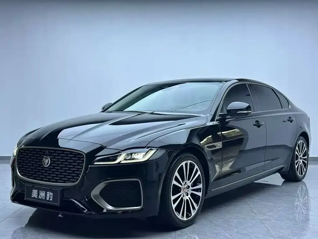 Jaguar XFL — фото 1