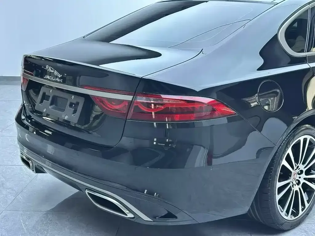 Jaguar XFL — фото 4