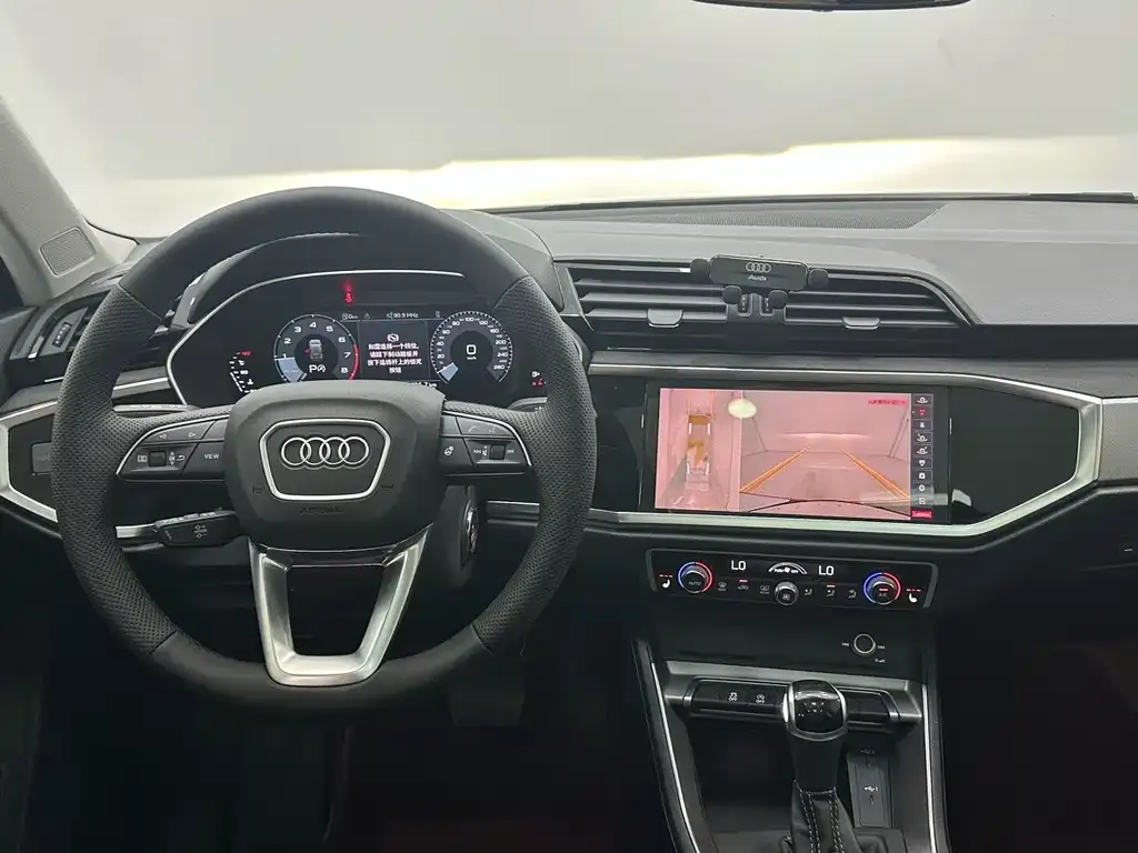 Audi Q3 — фото 5
