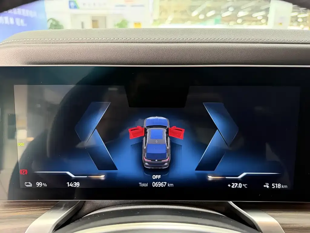 BMW i7 — фото 3