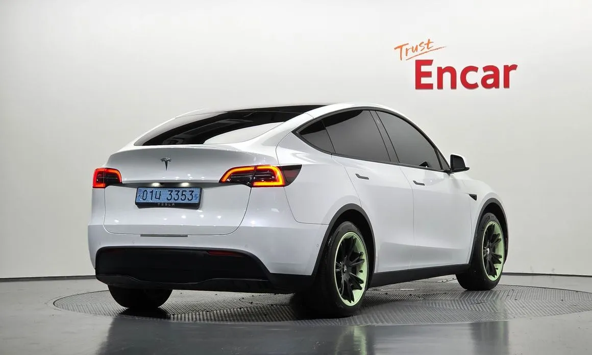 Tesla Model Y — фото 2