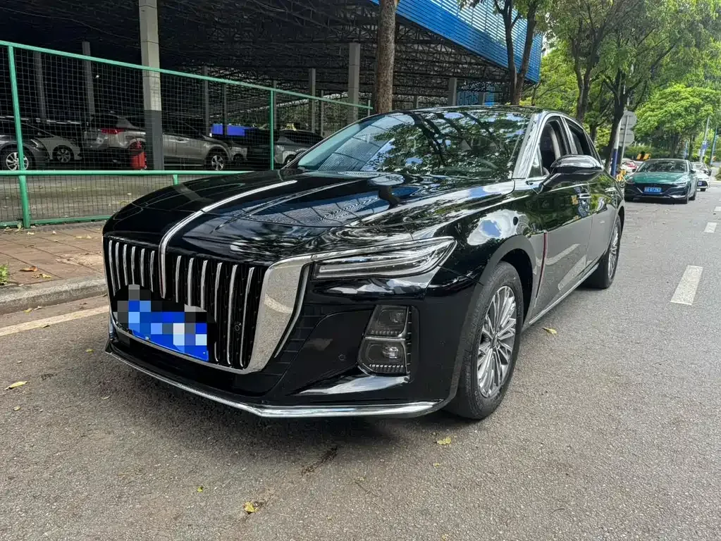Hongqi H5 — фото 1