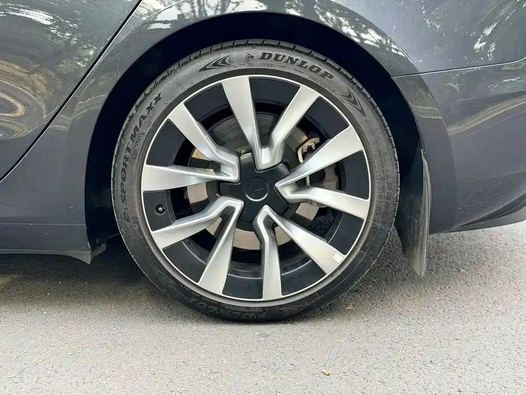 Tesla Model 3 — фото 2