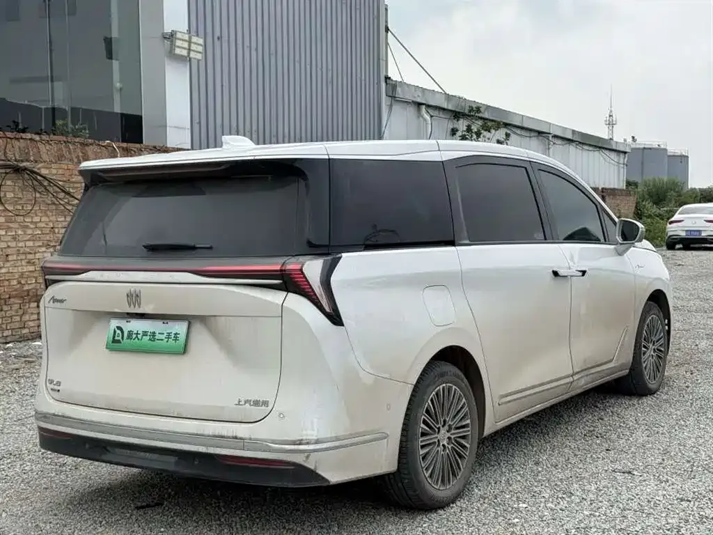 Buick GL8 Hybrid — фото 3