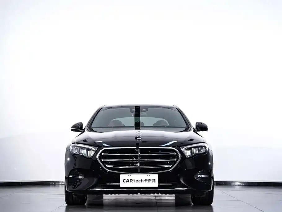 Mercedes-Benz E-Class — фото 9