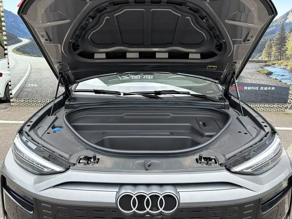 Audi Q6L e-tron — фото 3